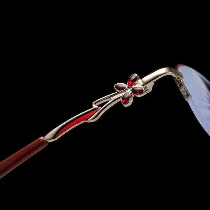 پریسبیوپیا کے چشموں کو حسب ضرورت بنایا جا سکتا ہے۔